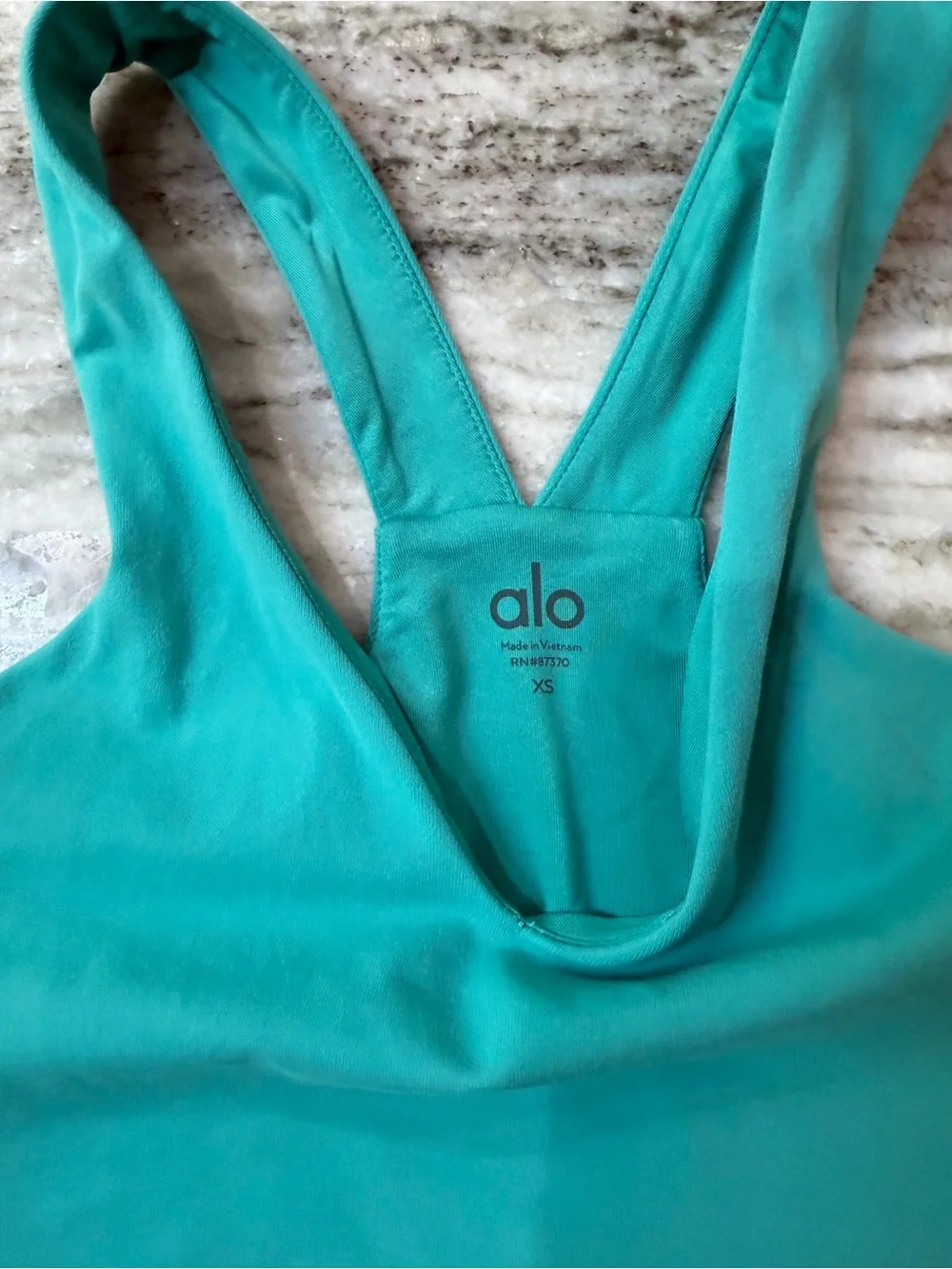 ALO Yoga Teal V-Neck Cropped Sports Tank Top